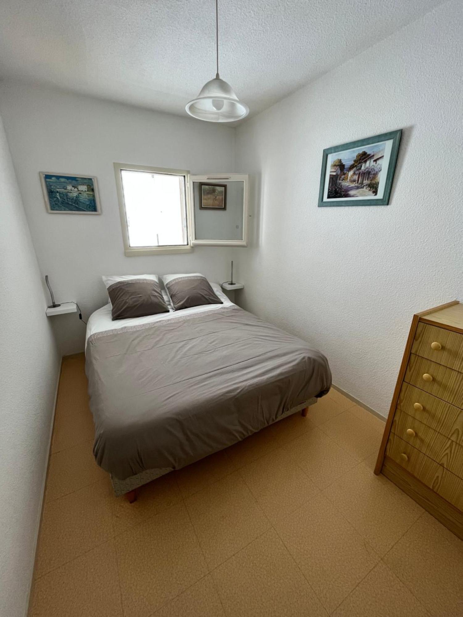 Appartement 1 Chambre, Avec Loggia Et Vue Sur Le Port Olona La Chaume Zewnętrze zdjęcie